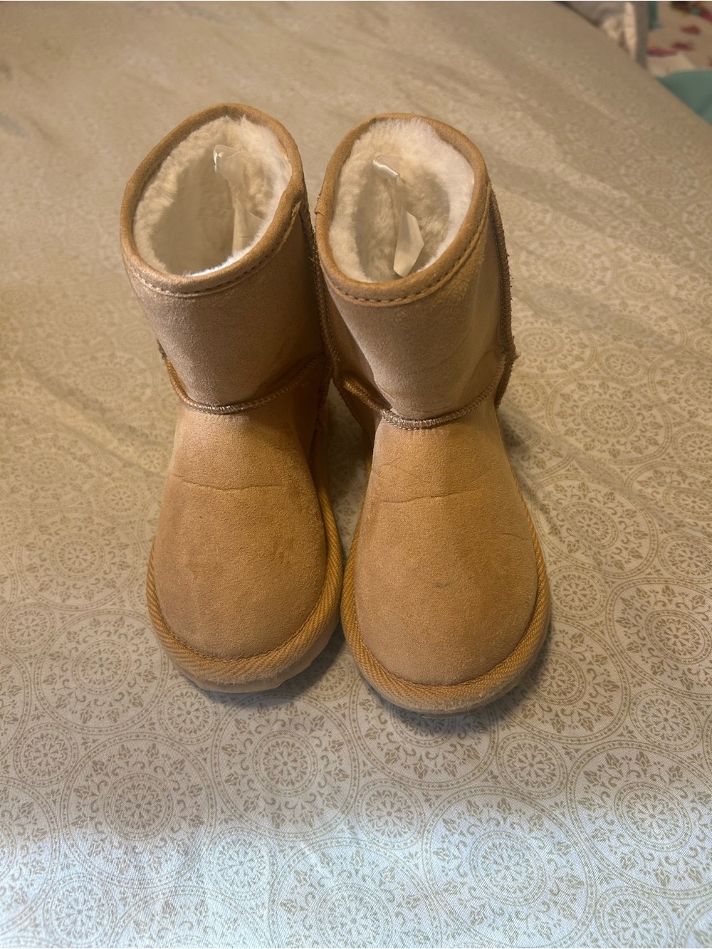 Kids Classic Tan Shearling-Lined Boots